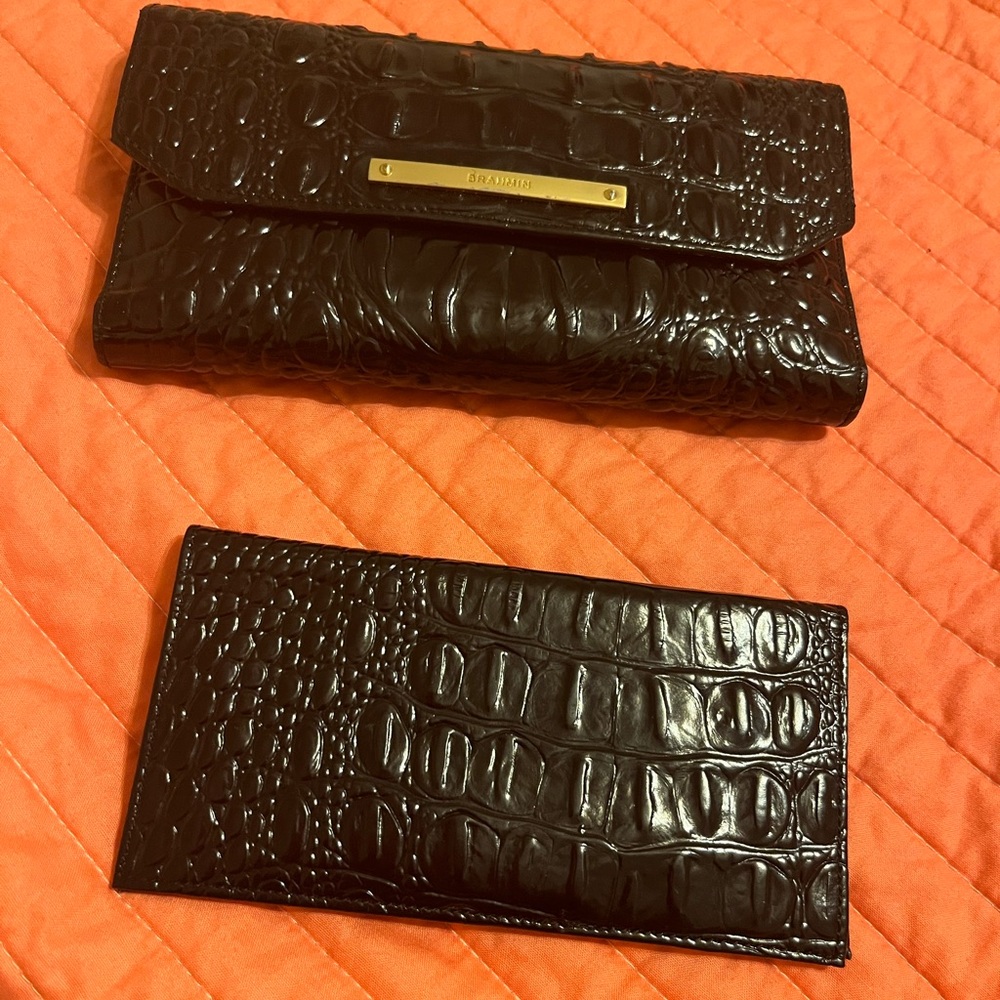 Brahmin Melbourne Collection
Crocodile-Embossed Slim Bifold, Black LeatherWallet